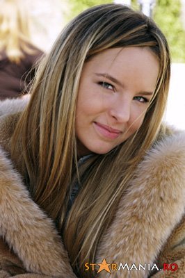 975275ed3d2df46b60af8e2404630446-belinda_25