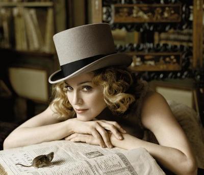 madonna_and_mouse_1 - Madona