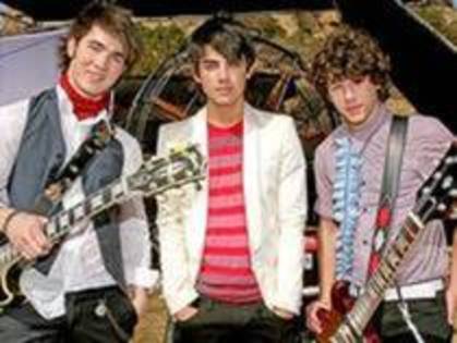 10379366_OZNUYYLVH - jonas brothers