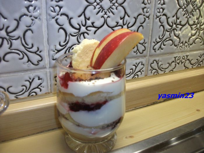 225 Apfel Tiramisu im Glas - Y-Prajituri si Torturi