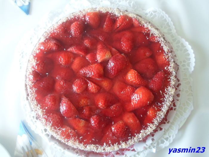 Tort cu capsuni