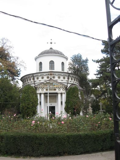biserica Teiul Doamnei Ghica; mester Weltz  stil neo clasic italian - ctitorie a domnitorului Grigore Dimitrie al IV Ghica
