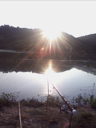 rasarit de soare in golful Mraconia .