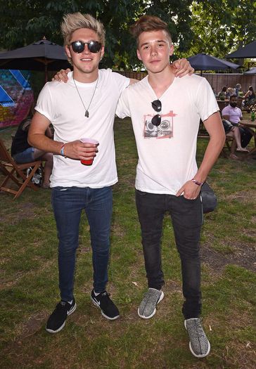 NIALL-HORAN-BROOKLYN-BECKHAM-PICTURED-BACKSTAGE-AT-DAY-2-OF-NEW-LOOK-WIRELESS-FESTIVAL-2015-IN-THE-L - boy style