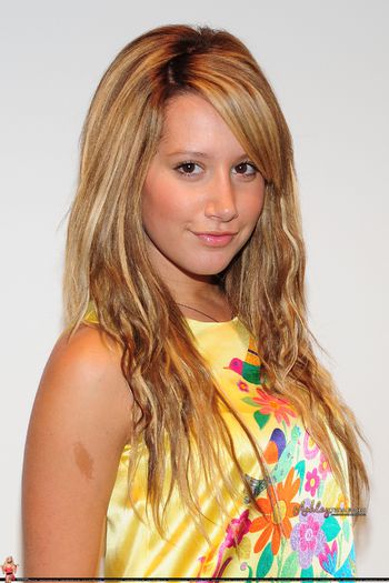 3 - ASHLEY TISDALE LA TRYING CLOTHES FOR PRESS