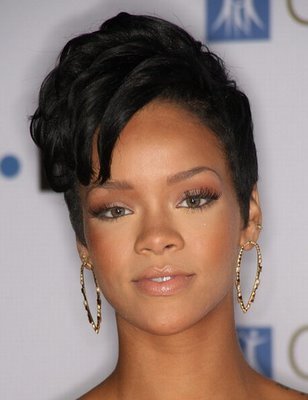 2009-hairstyle-trend-rihanna-short-hairstyle - Rihanna