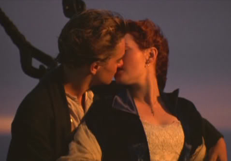 Titanic_Movie_Leo_Kate_Kiss-1[1]