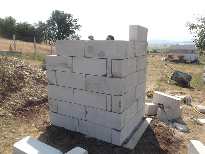 DSCF6499 - Prima constructie la livada WC