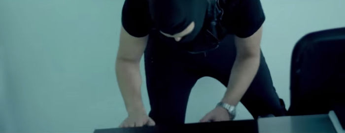 bandicam 2015-08-10 13-35-36-242 - 01 - Ilegal