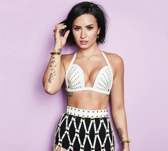 4 - DEMI LOVATO PHOTOSHOOTS 1