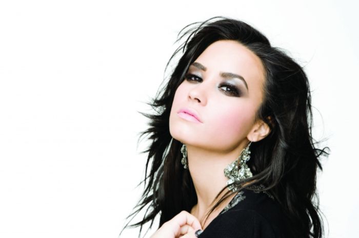 3 - DEMI LOVATO PHOTOSHOOTS 2