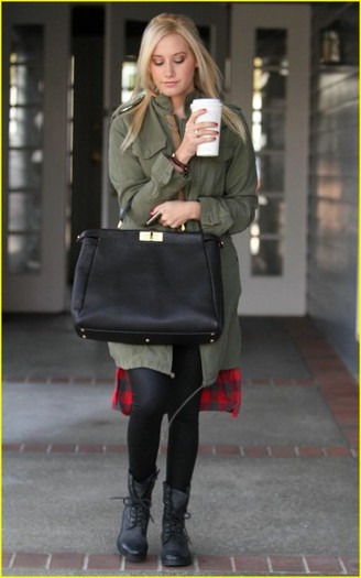 sceyxx - Ashley Tisdale