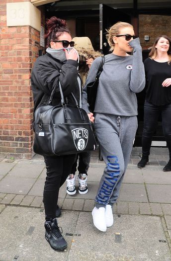 perrie-edwards-leaving-a-studio-in-london-april-2015_4 - perrie edwards