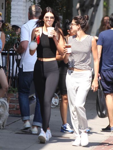 tumblr_nrkub5Ht0Y1sh4q9ko2_500 - kendall jenner