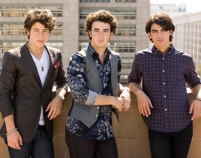 thumb_size - jonas brothers