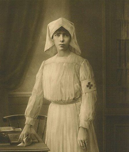Elizabeth Regina Belgiei(1916) - Oameni remarcabili