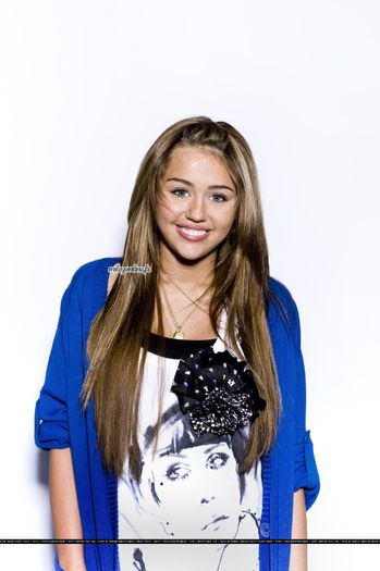 1 - MILEY CYRUS PHOTOSHOOTS 1