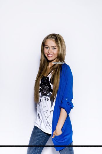 2 - MILEY CYRUS PHOTOSHOOTS 1