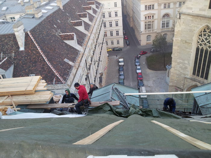 poze handy 244; imagine de pe coama acoperisului
