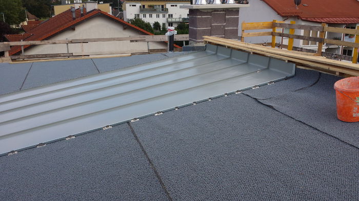 2014 si 2015 097; sarpanta bloc cu invelitoare de tabla aluminiu(prefa)
