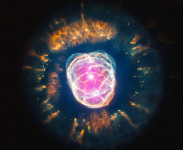 ngc2392_hubblechandra_960