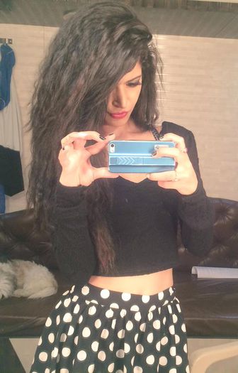 CMi4-ELVEAAqbXO