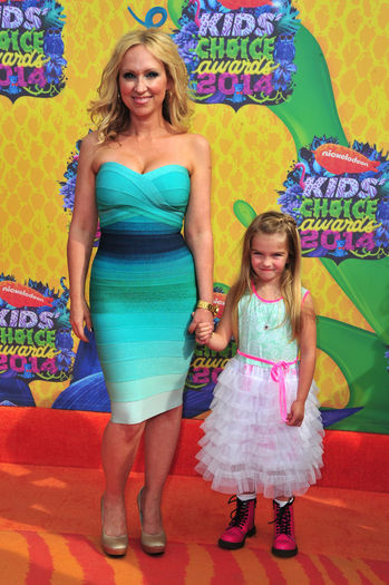 Nickelodeon+27th+Annual+Kids+Choice+Awards+tV5TtZ8YA8Xx - Leigh-Allyn Baker