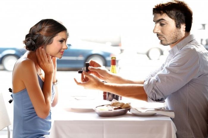 Ian - Vrei sa fii sotia mea? ;; Alexa - Omg bineinteles ca vreau