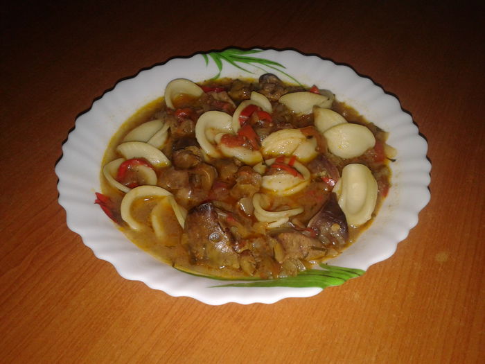 Tocanita de pui si paste