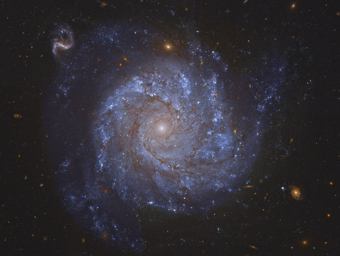 NGC1309_HLA_Pugh_960 - Colindand prin univers III
