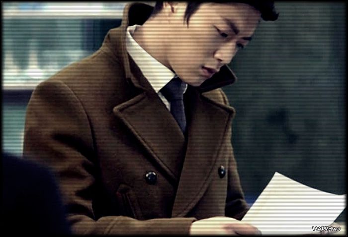 » [se uită la Jae Ki pe sub gene] Iar? [schimbă poza] Câte ai? - x - HML 3 - episode 01