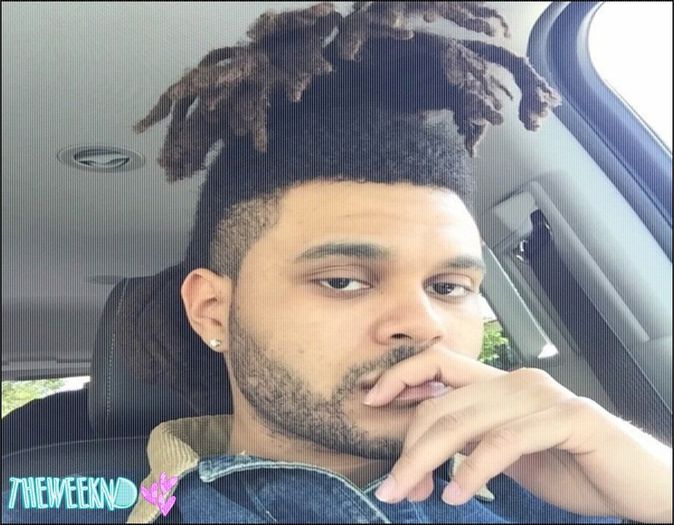 ➸☪ 21.08.2015 │ day 019 ϟ Oare m-ai crede când ți-aș zice că uneori aș vrea să fim doar noi doi,sub; picăturile ploii?Îți văd chipul în razele lunii și dorința mea cea mare e să-mi văd numele scris cu cerneală în inima ta,ca orice fată care va încerca să pătrundă în ea să nu reușească.
