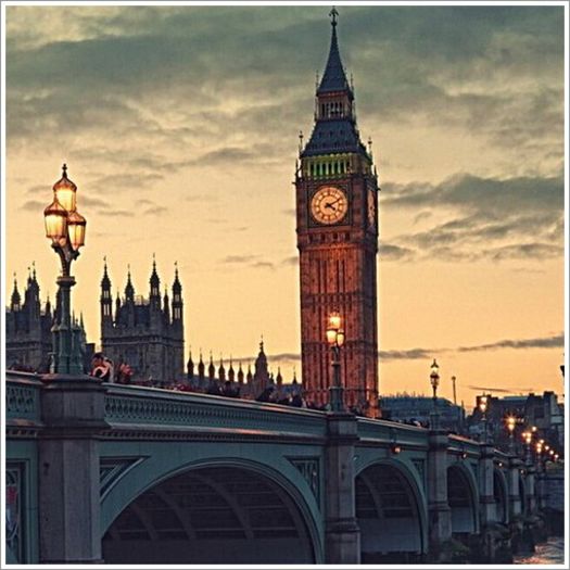 　↘ becausehariana ↙ = > @London. ♥