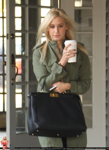 qs4a4w - Ashley Tisdale