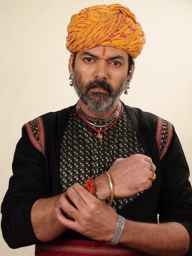 Sunil Singh- Akheraj Singh - 27- Actori Mica mireasa