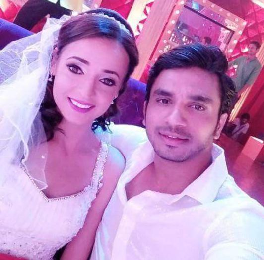 CNQeYRCVAAAMk3j - Sanaya in Jhalak