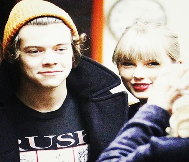 　❝ CrowdlyMission`s favourite relationship is HAYLOR. 　❝ - you have to shake it off - GAME 001