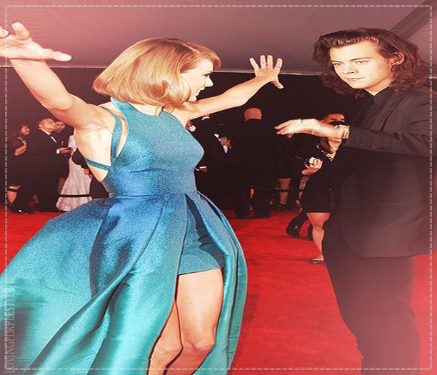 　❝ LittleGomezx5`s  favourite relationship is HAYLOR 　❝ - you have to shake it off - GAME 001