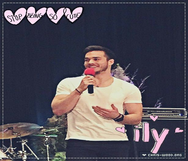 * face pe mandru` * ; Cum altfel? ; Da cine te-a imbracat clk; in aur, printesa?* mai bea din sampanie in timp ce alea-l maseaza pe spate *=))
