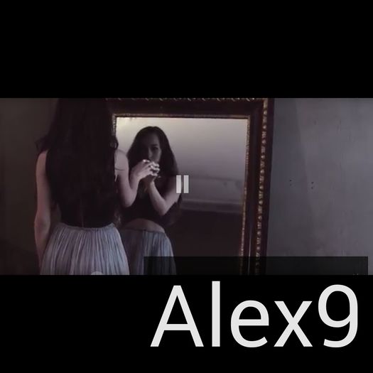 Sau cand va aducea rudele din America niste bluze si ii le cluck; Dadeati lui Biia , poate ii veneau si lui Mary bluzele ?
