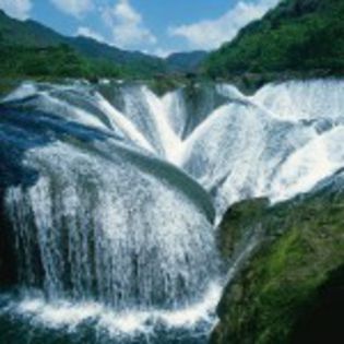The-Pearl-Waterfall-Jiuzhaigou-Valley-China-150x150