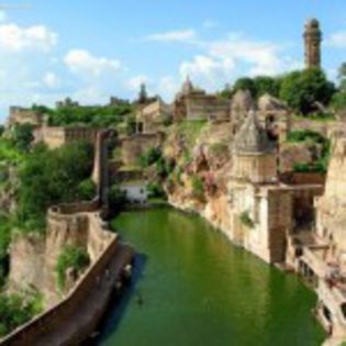 Benteng-Chittorgarh-India-150x150