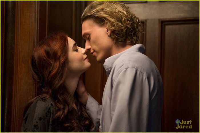 The Mortal Instruments city of bones (31)