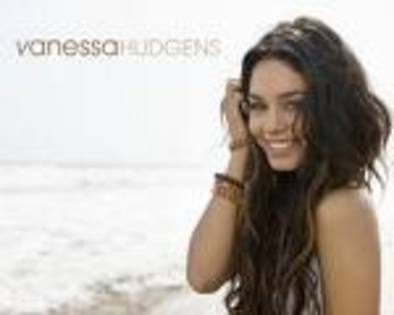 CAIJS9UN - vanessa hudgens