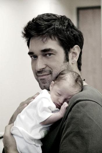 Burak_Hakki_1253040233 - de pe buze la inima