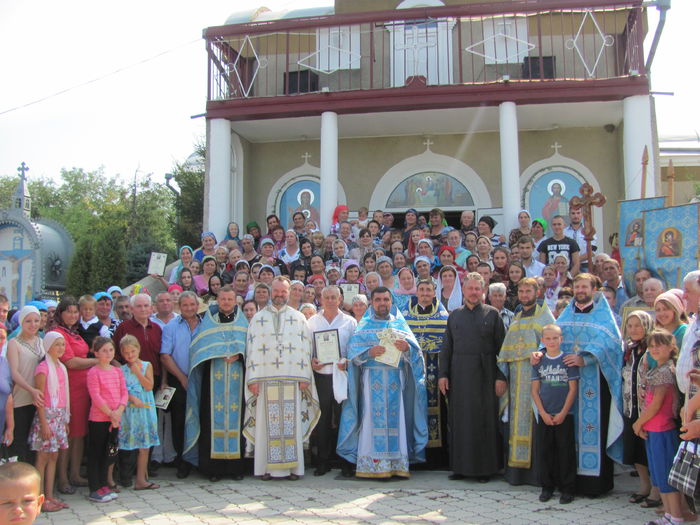 Poza de grup cu credinciosii din Chioselia