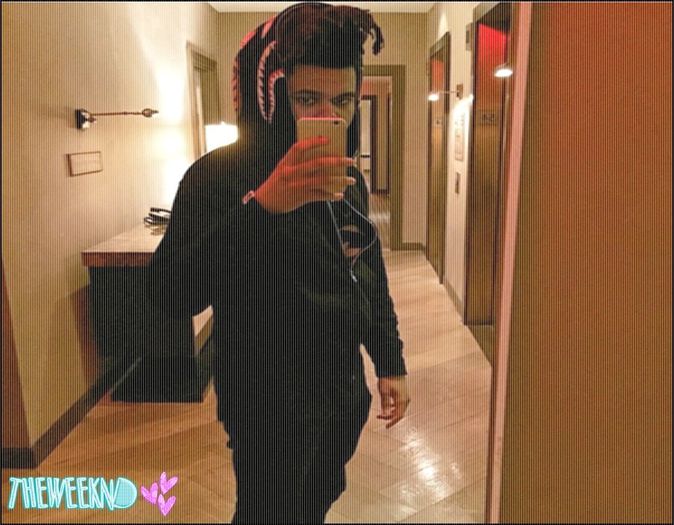 ☪ 10.09.2015 │ day 039 ϟ Nu contează ce cred persoanele despre dragostea caldă care se dezvoltă; pentru tine,care crește și fac pagube mai ceva ca un val uriaș,dar continuă să plutească prin interiorul meu,timp de foarte mult timp. Mereu va fi doar el,pentru mine.
