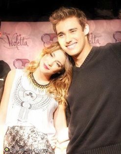 7287068_jorge-blanco-y-martina-stoessel