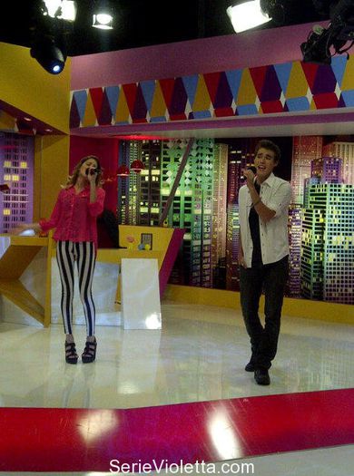 Martina-Stoessel-y-Jorge-Blanco-cantando-5