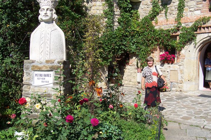 La statuia lui Petru Rares, Moldovita.. - Vara 2015